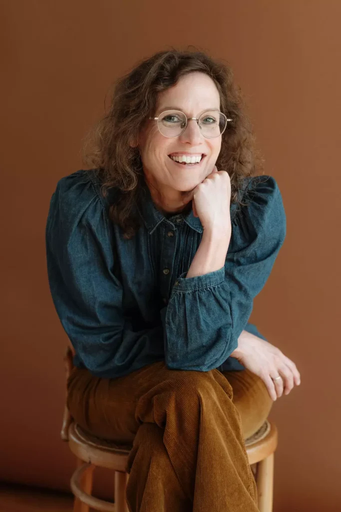 Portret van Suzanne, ervaren redacteur van Bergman Teksten